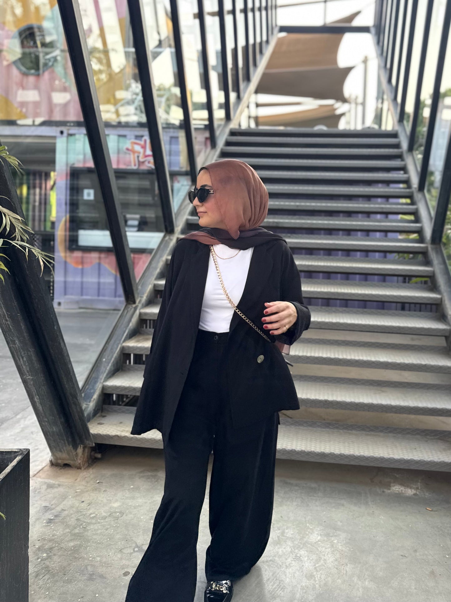 All season set in black